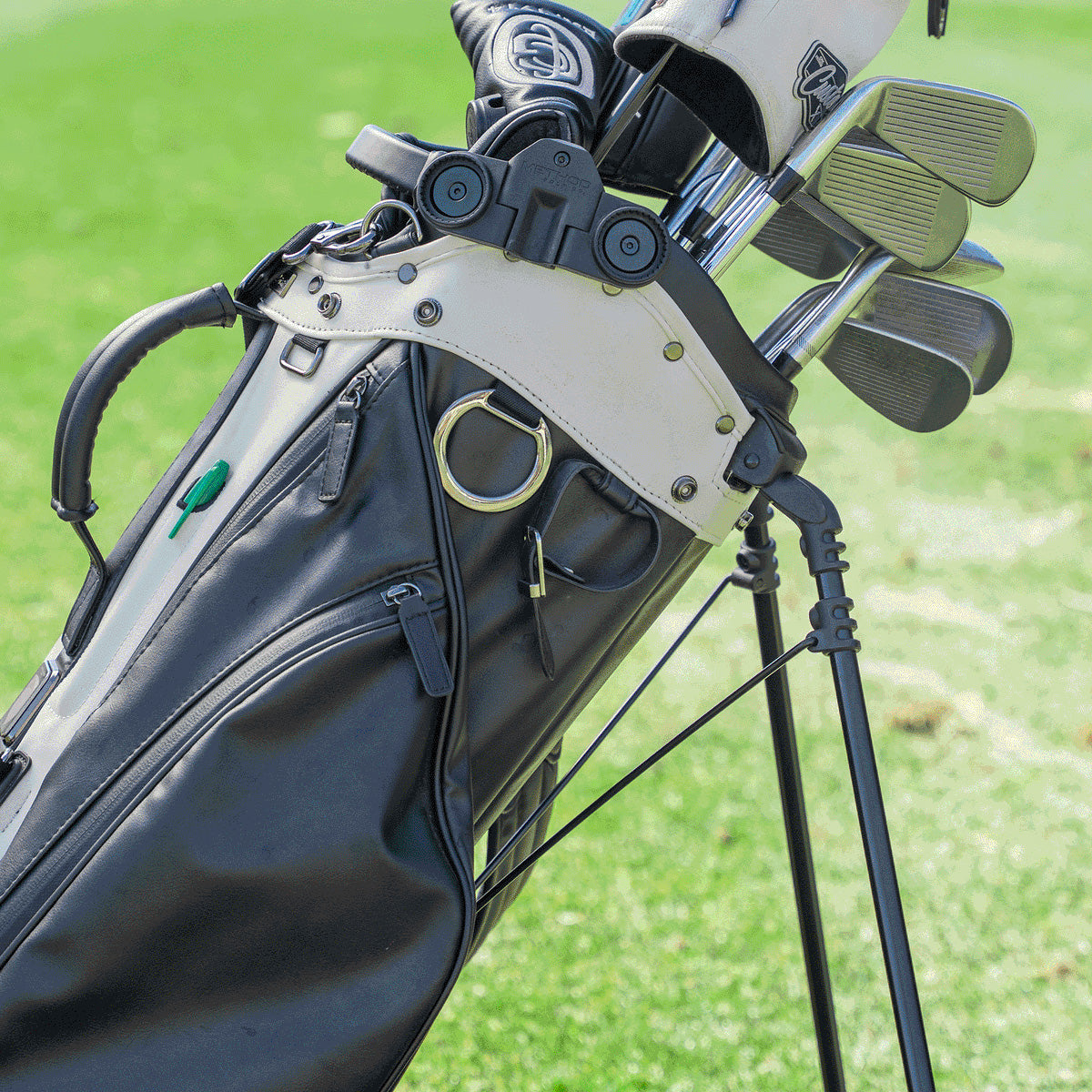 Magnetic Gear Hub for Golf Bags - image 4