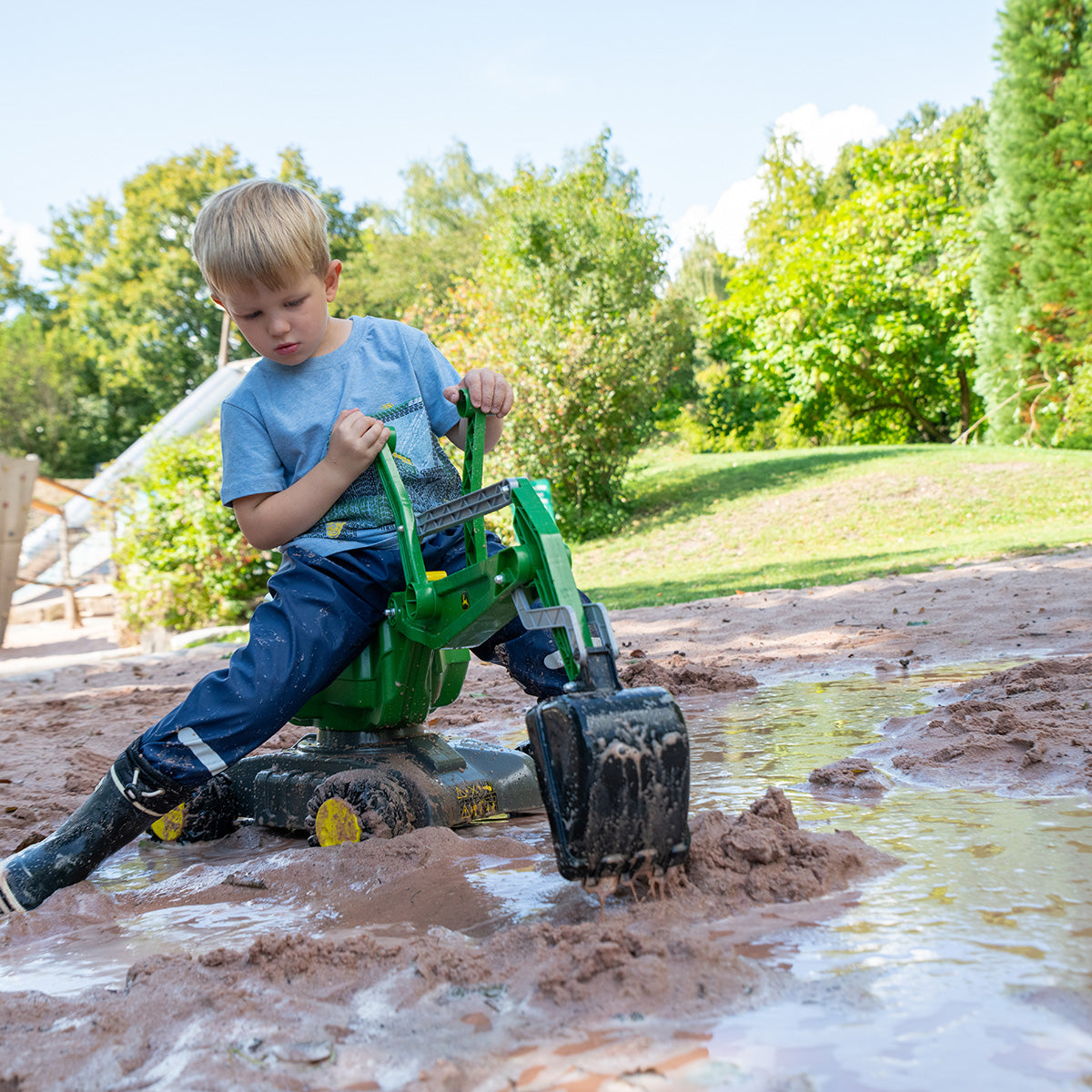 John Deere Ride-On Digger - image 4